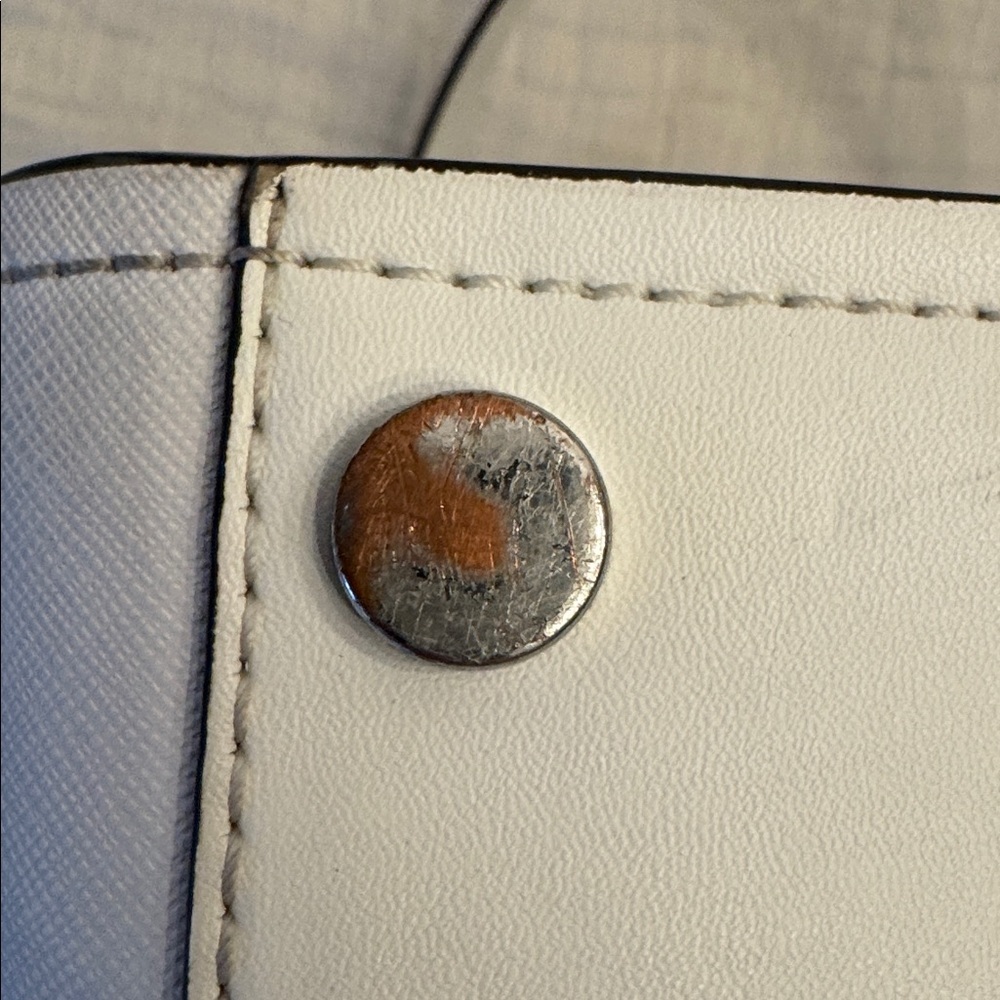 EUC! MICHAEL KORS Marilyn Medium Saffiano Leather Satchel - Picture 16 of 16